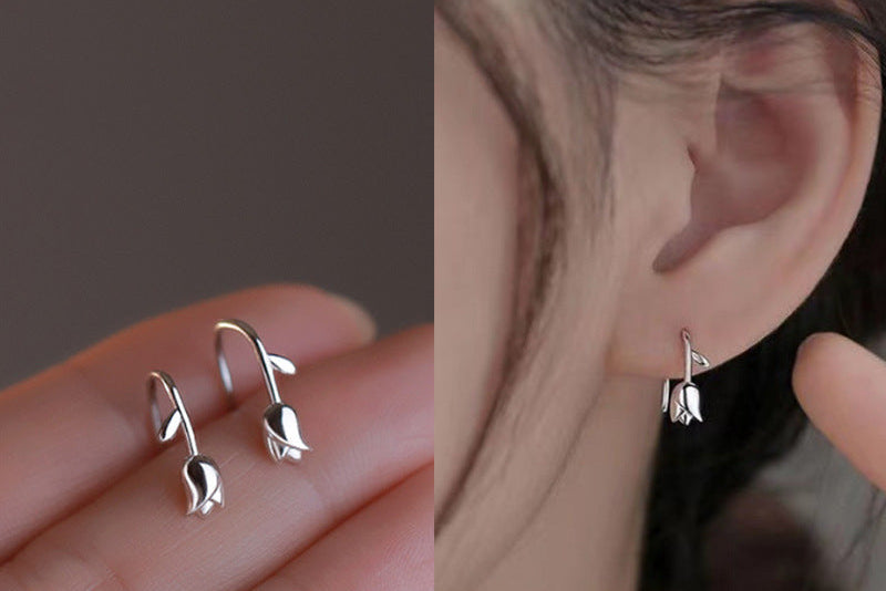 Flower ear stud