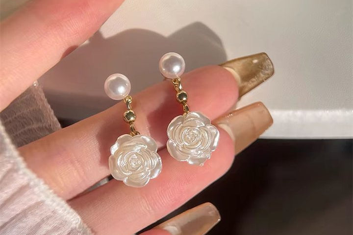 Pearl White Rose Pearl