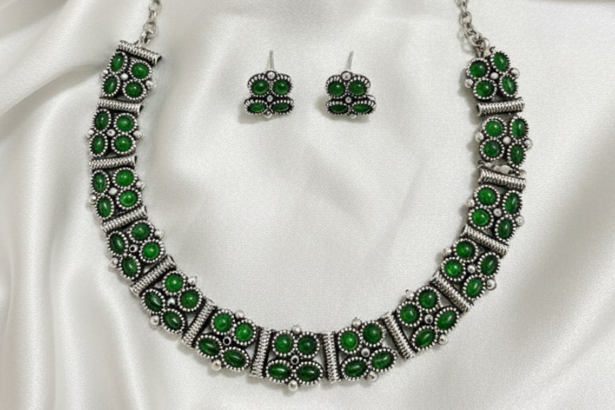 Green Stone Antique Necklace & Earring Set