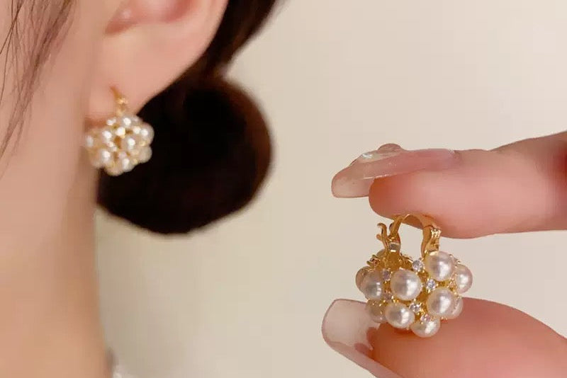 Artistic Design Pearl Rhinestone Earrings