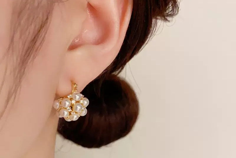 Artistic Design Pearl Rhinestone Earrings