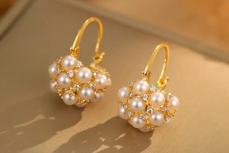 Artistic Design Pearl Rhinestone Earrings