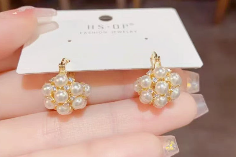 Artistic Design Pearl Rhinestone Earrings