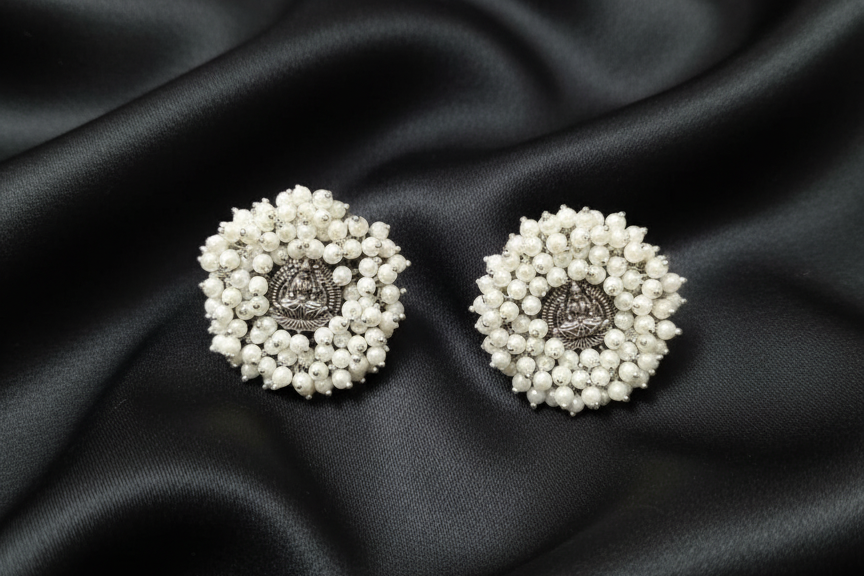 Classic Pearl Studs