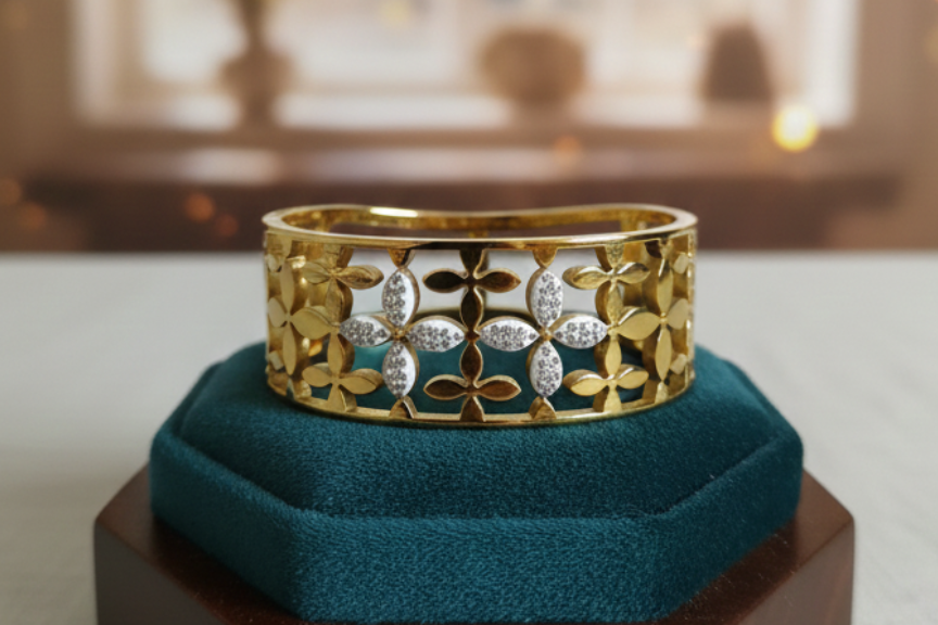 Broad Kada Bangle