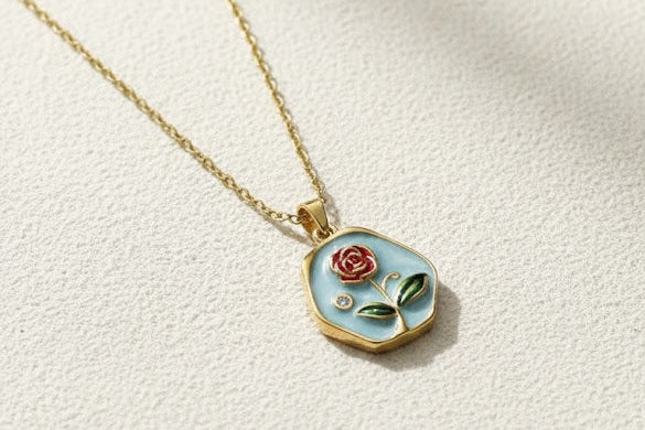 Chain with floral pendant